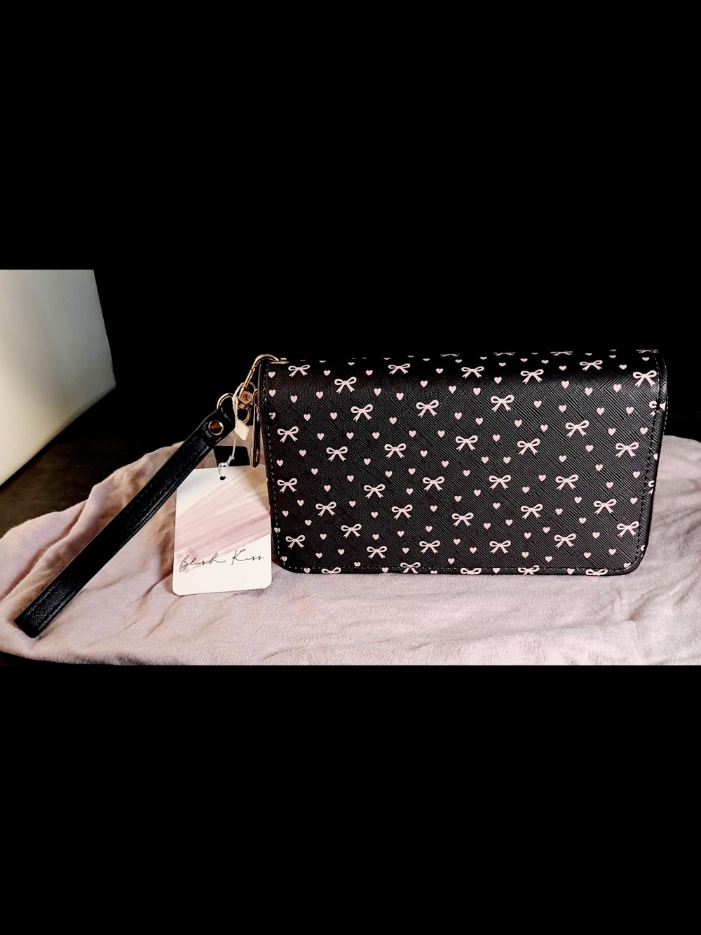 Black and Pink Bow & Heart Print Wristlet Wallet. (NWT)
